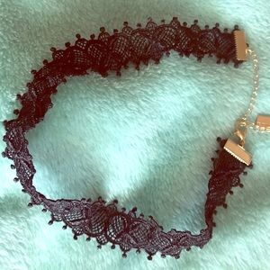 Black lace choker !